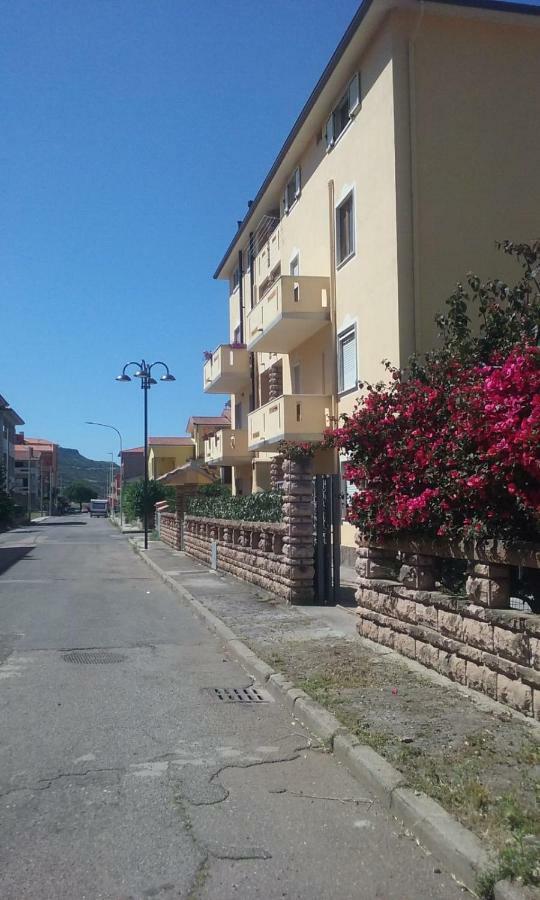 Il Narciso Apartment Bosa Luaran gambar