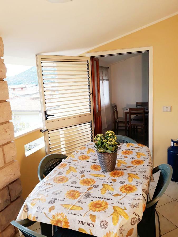 Il Narciso Apartment Bosa Luaran gambar